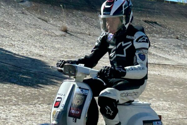 Valerio Boni Vespa 50 record motoadn 6