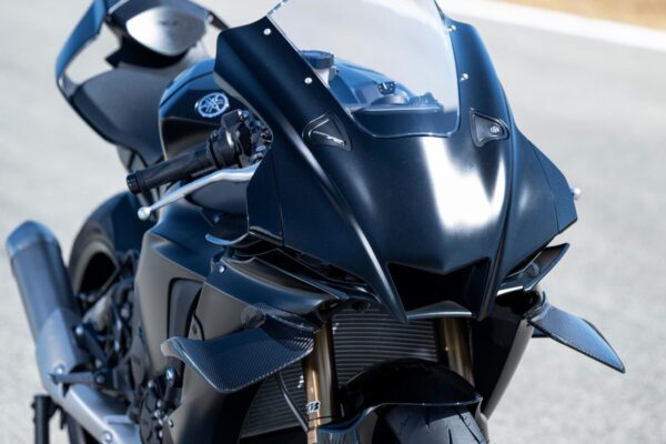 Yamaha R1 2025 motoADN 45