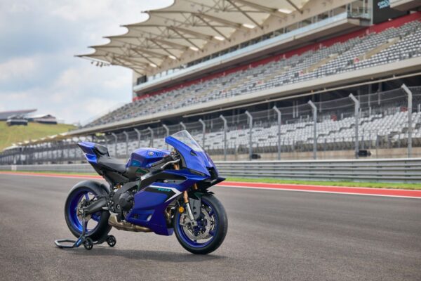 Yamaha R9 motoADN 12