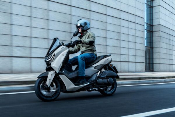 Yamaha NMAX 2025 motoADN 11