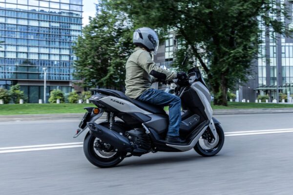 Yamaha NMAX 2025 motoADN 18