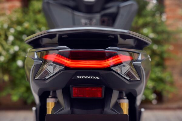 25YM Honda PCX125