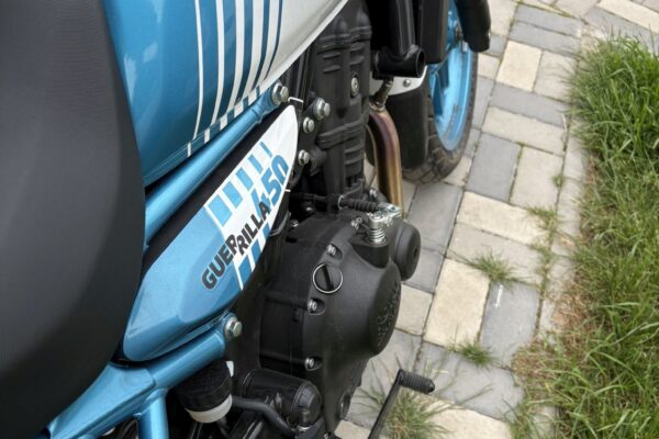 test ride Royal Enfield Guerrilla revista motoADN 11