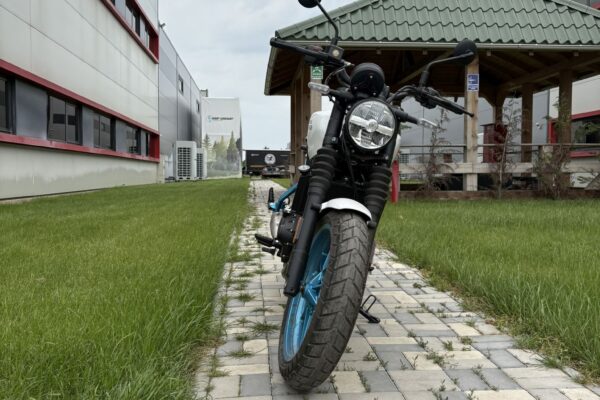 test ride Royal Enfield Guerrilla revista motoADN 2