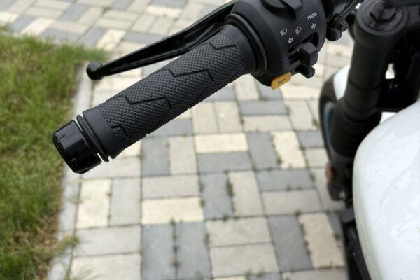 test ride Royal Enfield Guerrilla revista motoADN 6