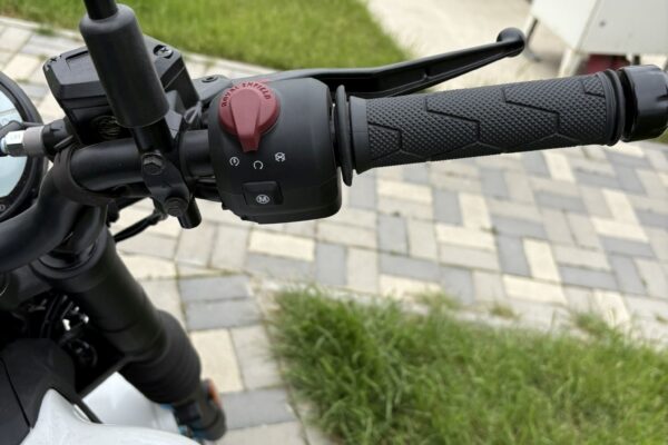 test ride Royal Enfield Guerrilla revista motoADN 8