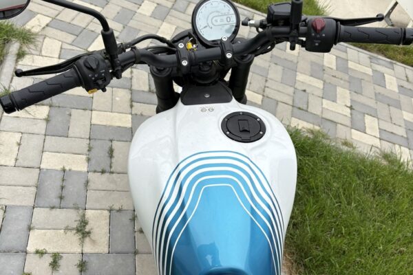 test ride Royal Enfield Guerrilla revista motoADN 9