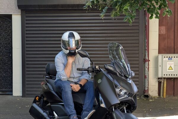 ghid scuterist in oras ce sa faci si ce sa nu faci revista motoADN 7