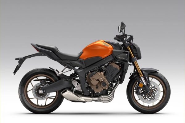 26YM Honda CB650R