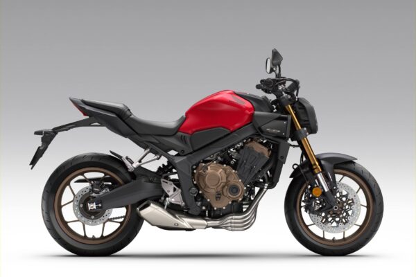 26YM Honda CB650R