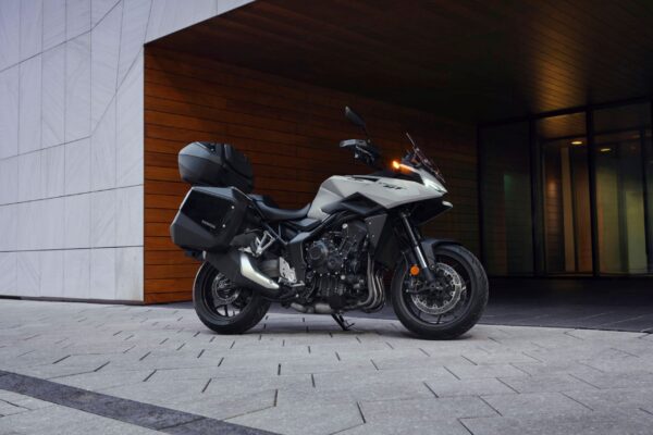 26YM Honda CB1000GT