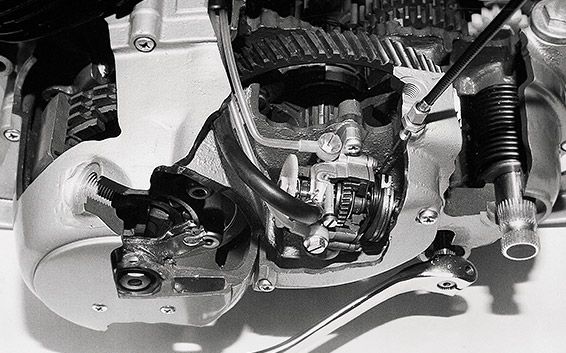 motoIstorie Yamaha 70 ani motoADN 22 21