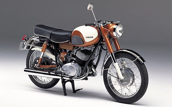 motoIstorie Yamaha 70 ani motoADN 22 30