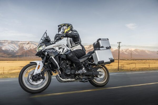 CFMOTO_800MT-ES_Outdoors_10 CFMOTO_800MT-ES_Outdoors_10