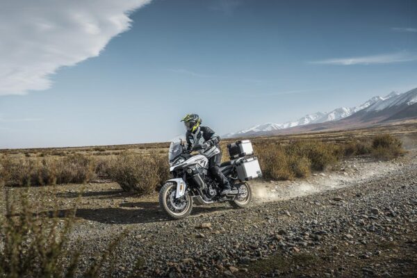 CFMOTO_800MT-ES_Outdoors_14 CFMOTO_800MT-ES_Outdoors_14
