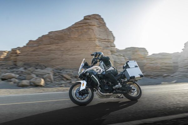 CFMOTO_800MT-ES_Outdoors_5 CFMOTO_800MT-ES_Outdoors_5