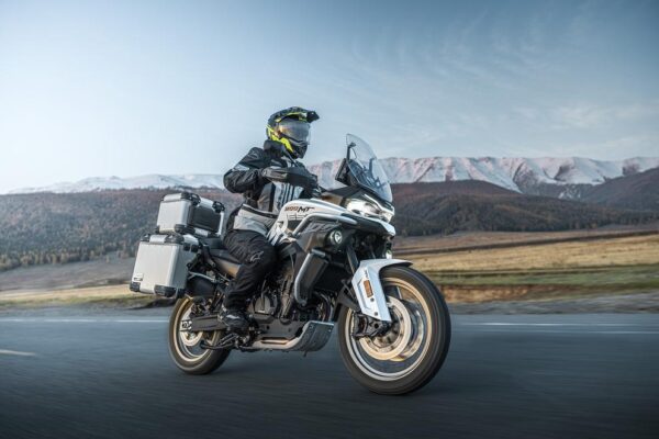 CFMOTO_800MT-ES_Outdoors_7 CFMOTO_800MT-ES_Outdoors_7