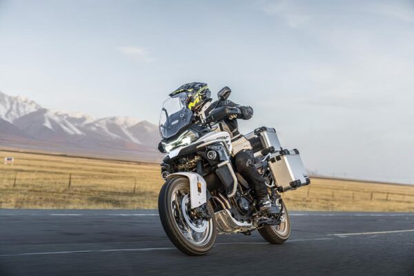 CFMOTO_800MT-ES_Outdoors_9 CFMOTO_800MT-ES_Outdoors_9