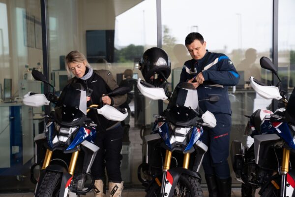 Dr Wack S100 factory visit motoadn 52 Dr Wack S100 factory visit motoadn 52