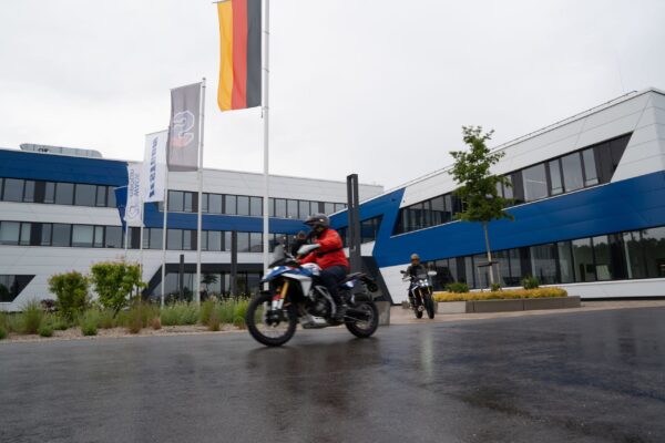 Dr Wack S100 factory visit motoadn 58 Dr Wack S100 factory visit motoadn 58
