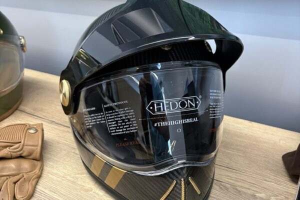 HEDON Psilo Commander helmet Dr Wack S100 visit foto Sebastian Toma motoadn 3