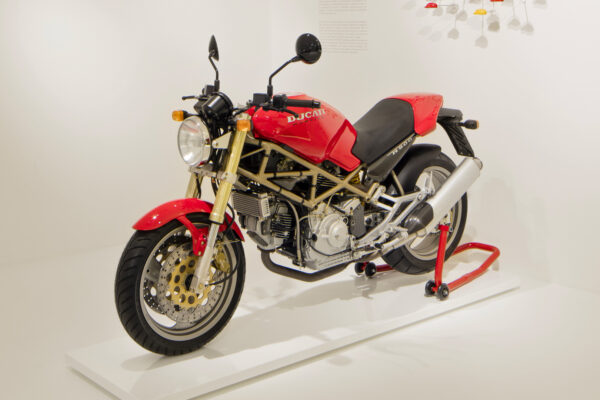 Ducati-Heritage-cronistoria-1989-1999-gallery-1920x1080-02