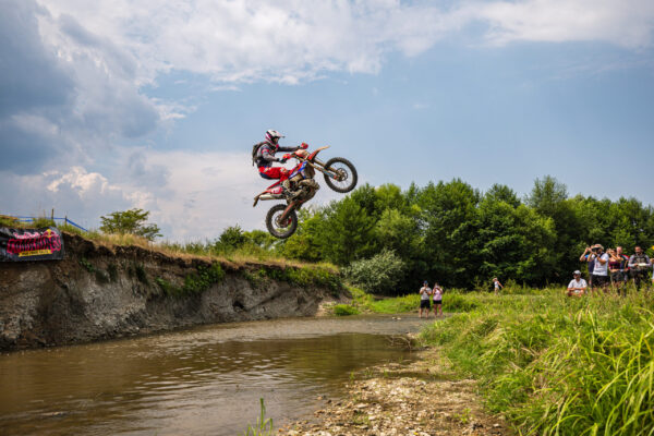 Competitor performs during the third off-road day at Red Bull Romaniacs in Sibiu, Romania on July 25, 2025. // Attila Szabo / Red Bull Content Pool // SI202507251104 // Usage for editorial use only //