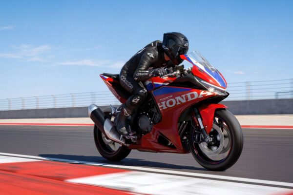 27YM Honda CBR500R FOUR 27YM Honda CBR500R FOUR