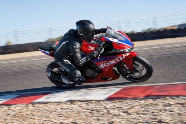 27YM Honda CBR500R FOUR 27YM Honda CBR500R FOUR