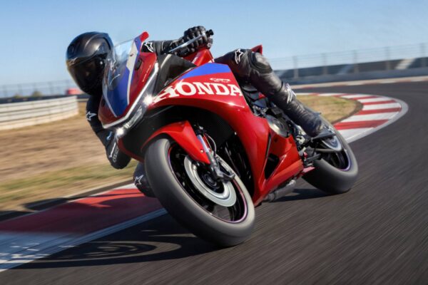 27YM Honda CBR500R FOUR 27YM Honda CBR500R FOUR