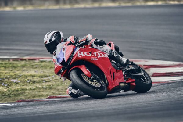 27YM Honda CBR600RR 27YM Honda CBR600RR