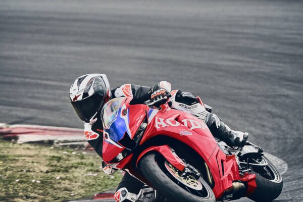 27YM Honda CBR600RR 27YM Honda CBR600RR
