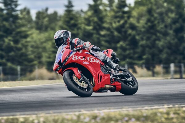 27YM Honda CBR600RR 27YM Honda CBR600RR