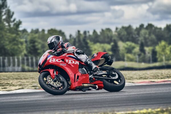 27YM Honda CBR600RR 27YM Honda CBR600RR