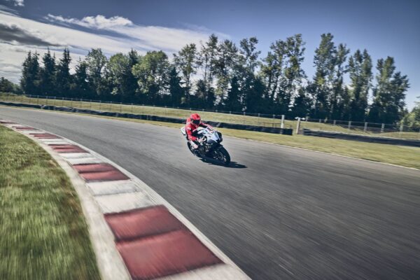 27YM Honda CBR600RR 27YM Honda CBR600RR