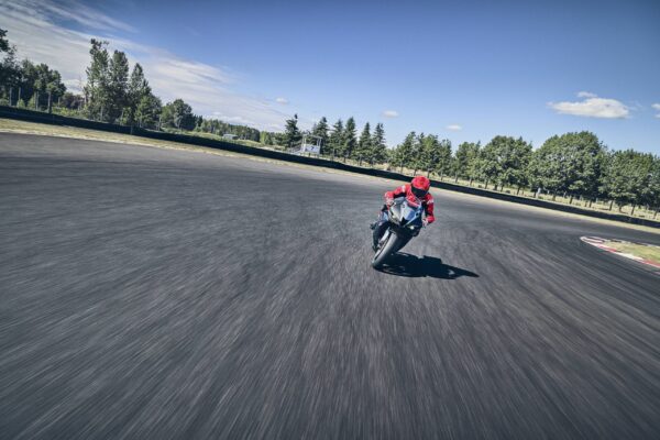 27YM Honda CBR600RR 27YM Honda CBR600RR