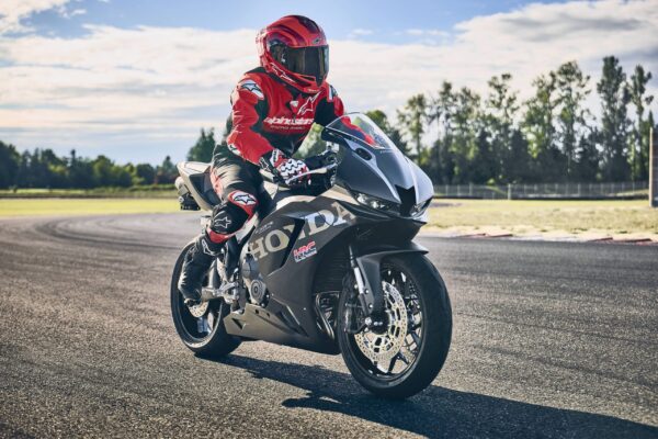 27YM Honda CBR600RR 27YM Honda CBR600RR