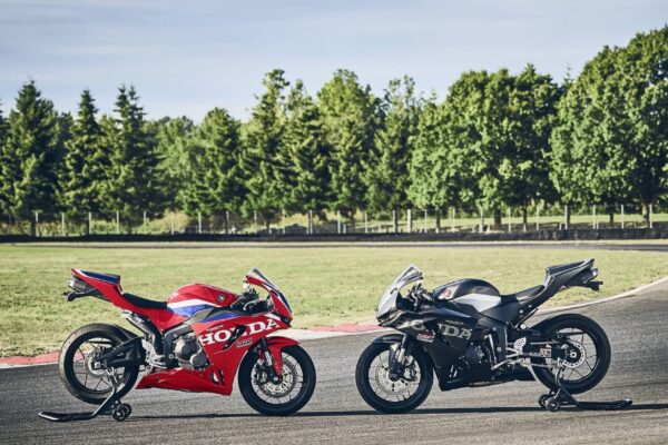 27YM Honda CBR600RR 27YM Honda CBR600RR