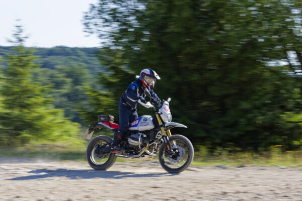 P90647894_highRes_bmw-r-12-g-s-gs-trop