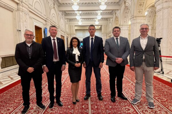 motoADN în Parlament împreună cu inițiatorii proiectului de lege